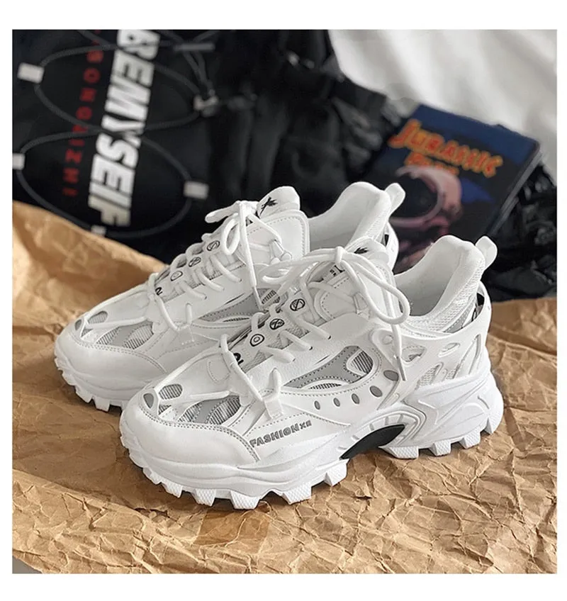 RM-11 Hiking Sneakers