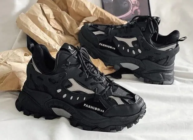 RM-11 Hiking Sneakers