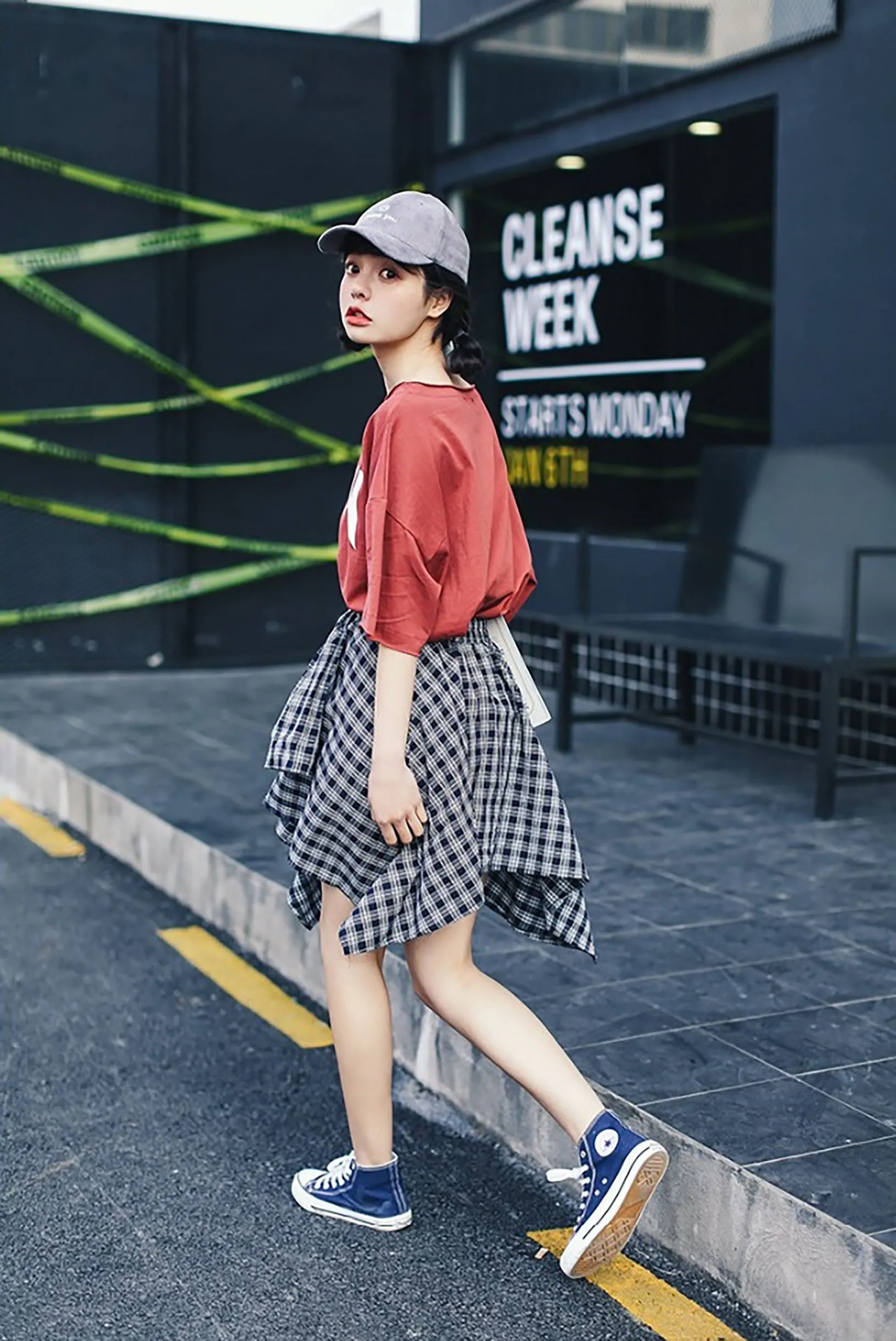 Round Collar Loose Brooklyn T-shirt