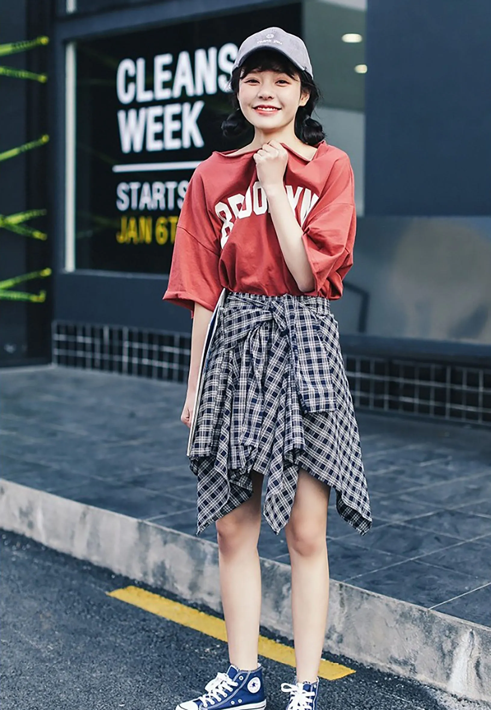 Round Collar Loose Brooklyn T-shirt