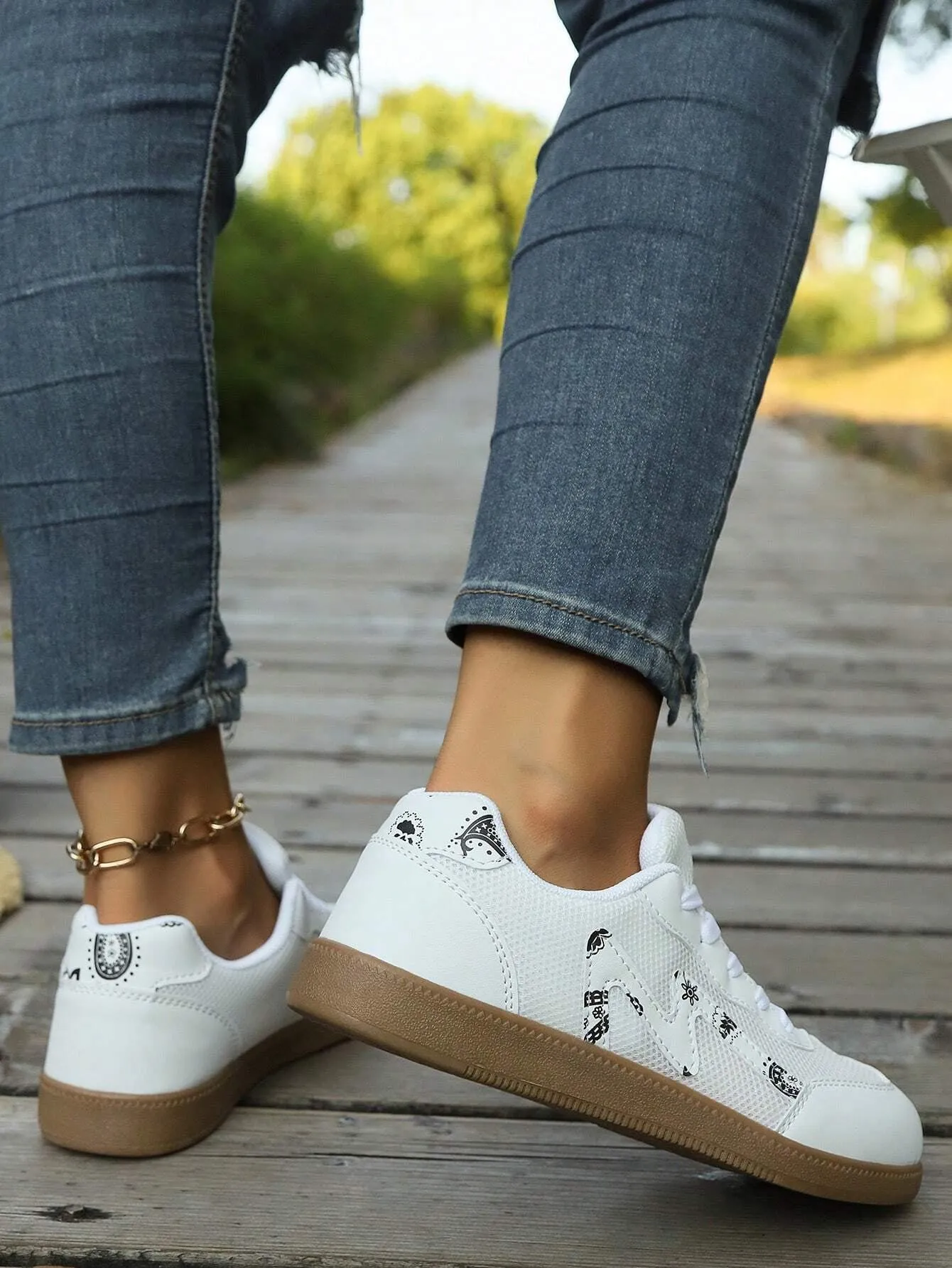 Sporty Sneakers for Women, Letter Patch Decor Lace up Front Running Shoes
