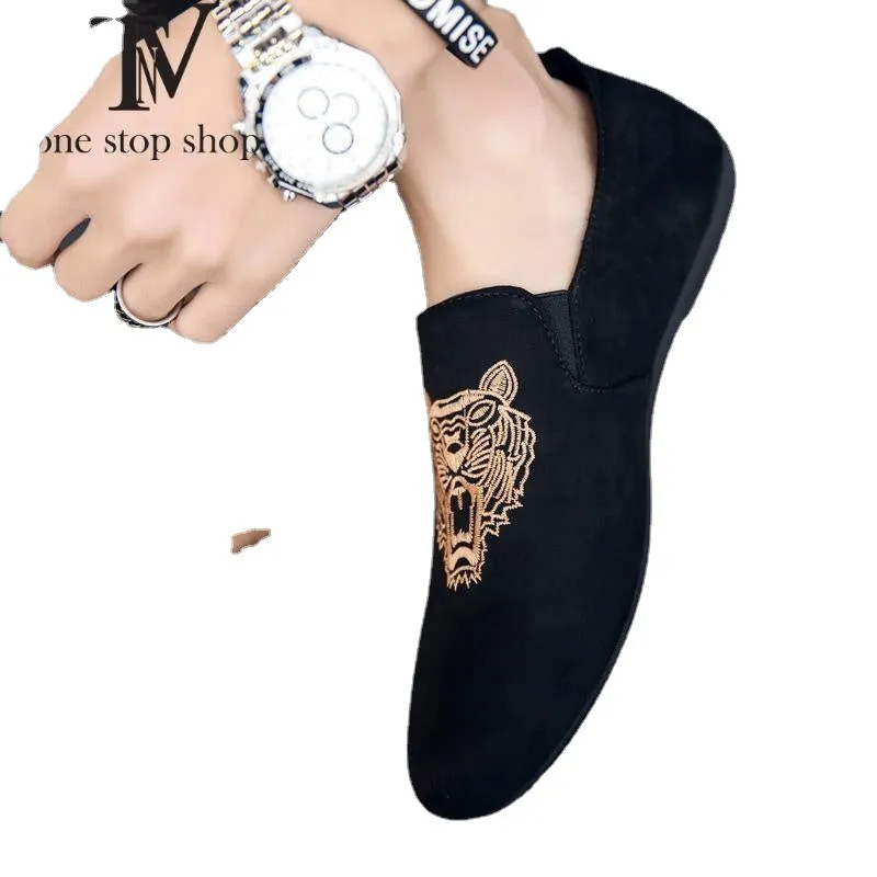 Spring social group casual shoes, beans, shoes, tiger heads, embroidered sets, pedals, men's shoes, fast hands, red man.