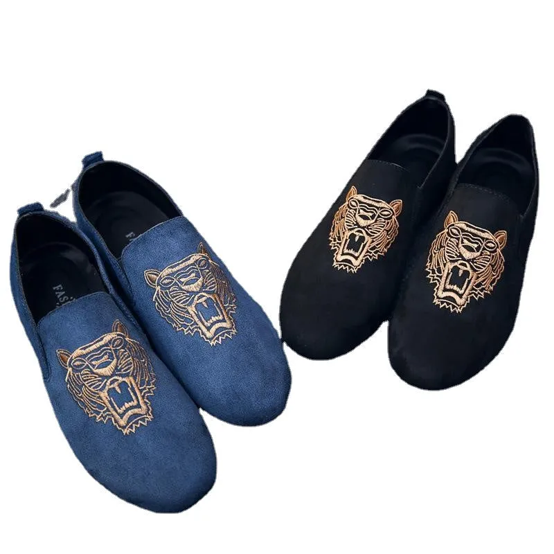 Spring social group casual shoes, beans, shoes, tiger heads, embroidered sets, pedals, men's shoes, fast hands, red man.