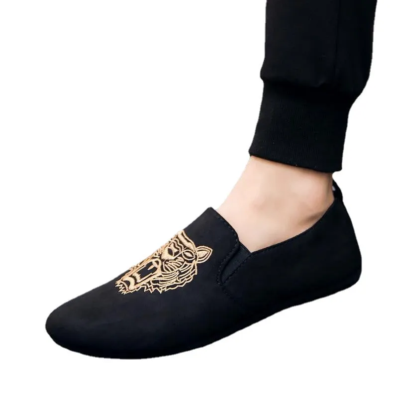 Spring social group casual shoes, beans, shoes, tiger heads, embroidered sets, pedals, men's shoes, fast hands, red man.